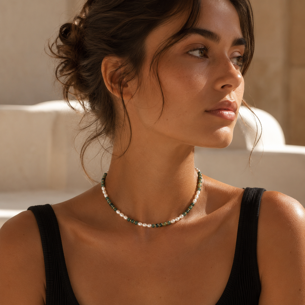 Gold-Tone Green and White Beaded Necklace | Pimosfer