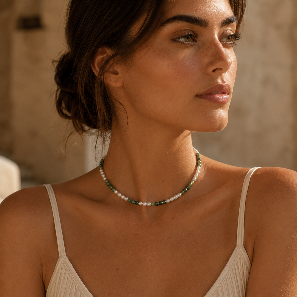 Gold-Tone Green and White Beaded Necklace | Pimosfer